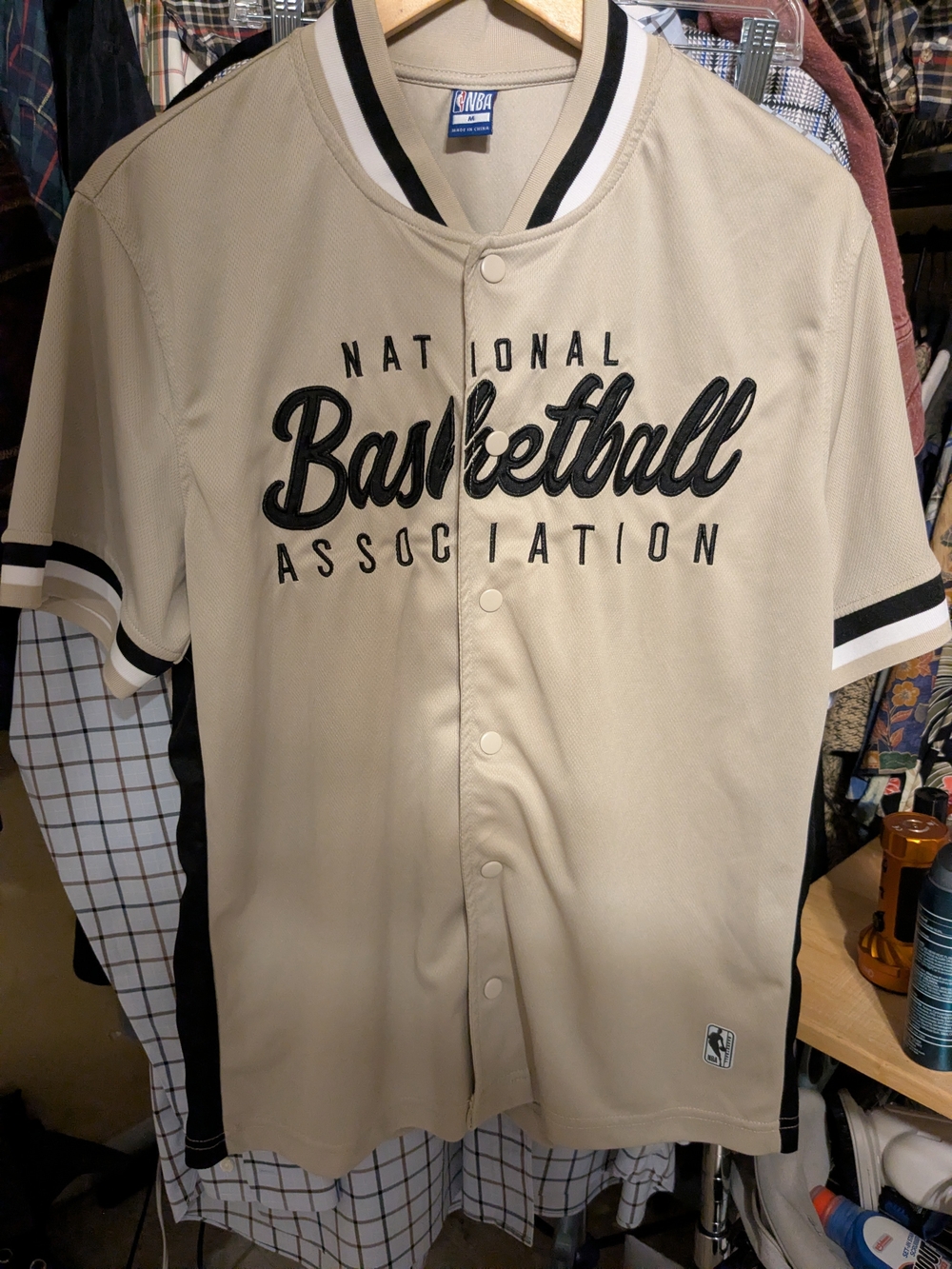 NBA Men's Medium Beige and Black Baseball-Style Button Shirt